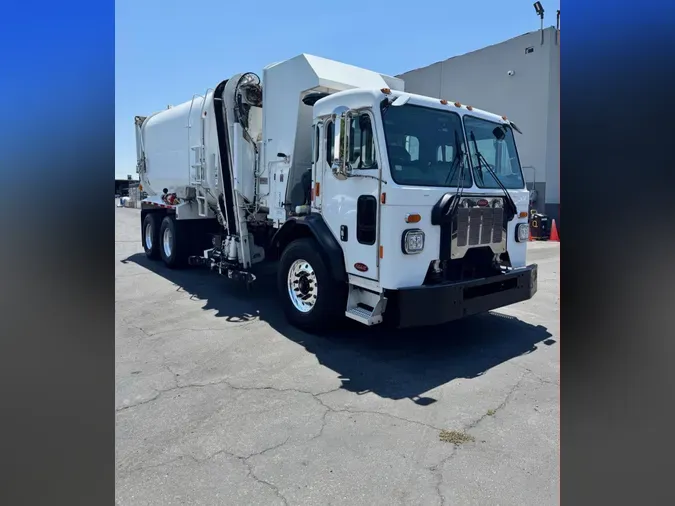 2022 Peterbilt 520