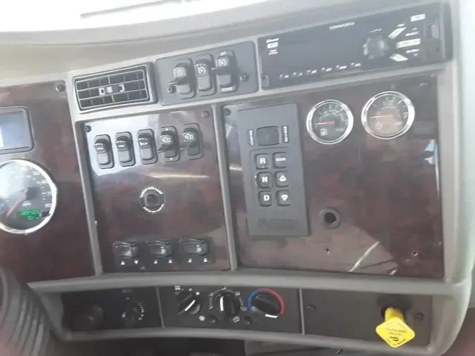 2016 KENWORTH TRUCKS T-3702ea0ba82ae356e4ae4cd34f305c1329c