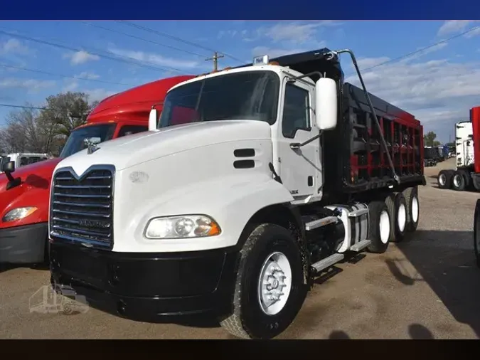 2017 MACK PINNACLE CXU612