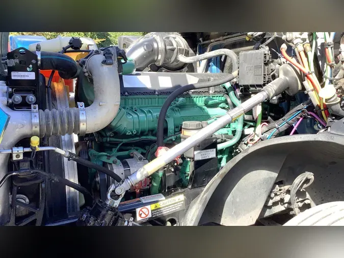 2022 Volvo VNL7602ea54fd48be6e6099d206bbd10d60504