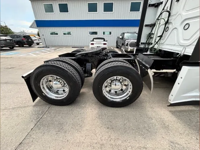 2022 Freightliner Cascadia 126