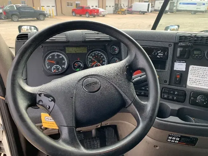 2019 Freightliner X12564ST