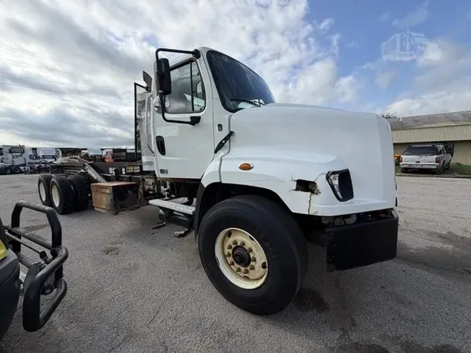 2016 FREIGHTLINER 114SD2eafcb9676e2b3962276353138c0c16c