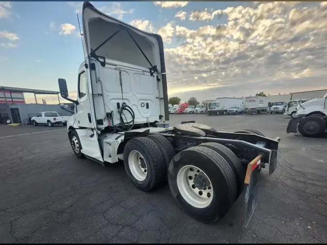 2018 FREIGHTLINER/MERCEDES NEW CASCADIA PX12664