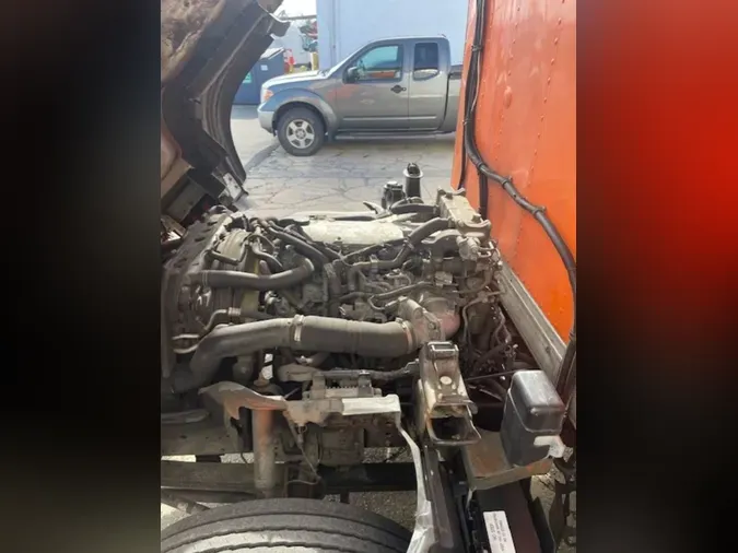 2019 ISUZU NQR