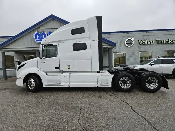 2020 VOLVO VNL64T760