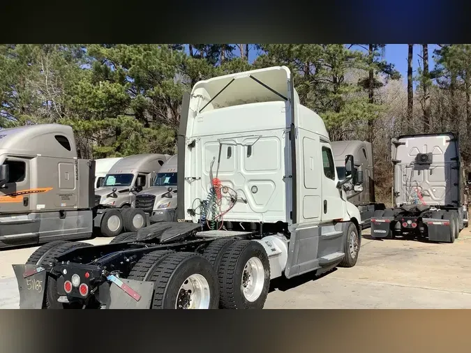 2020 Freightliner Cascadia