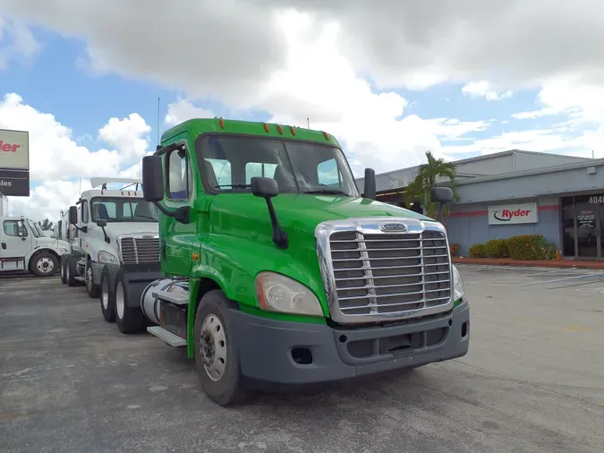 2016 FREIGHTLINER/MERCEDES CASCADIA 125