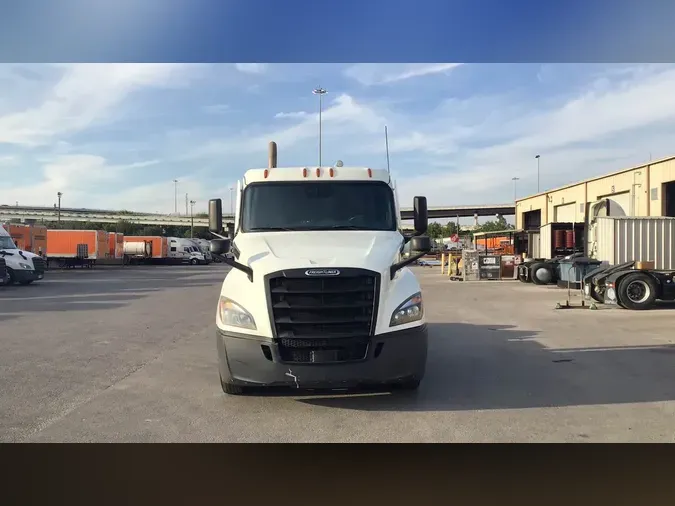 2021 Freightliner Cascadia 126