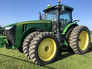 2016 John Deere 8320R