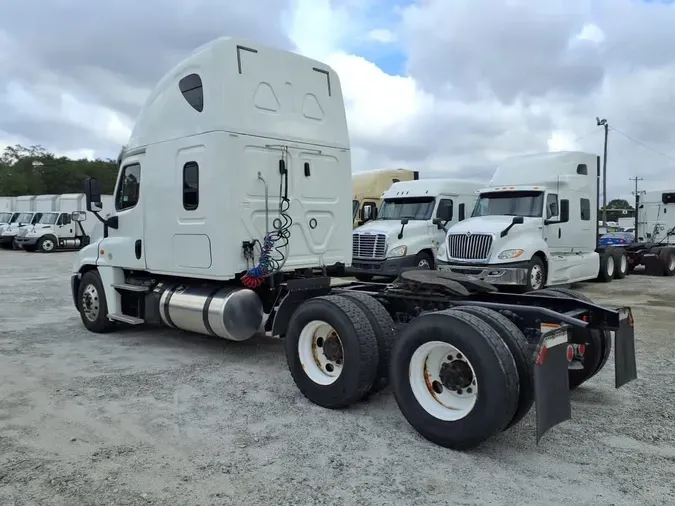 2019 FREIGHTLINER CASCADIA 1252ebb76a62001d3a2eaa962f3f54feb7f