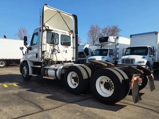 2018 FREIGHTLINER CASCADIA 113" DAYCAB