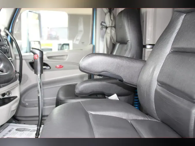 2020 Peterbilt 567