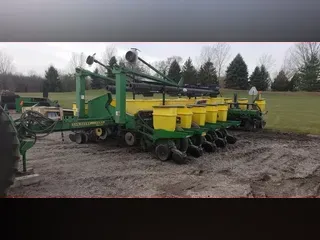 1999 John Deere 1770