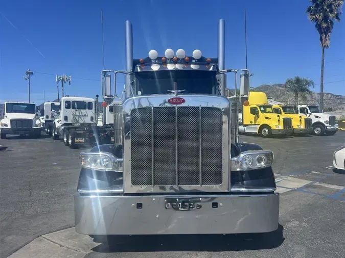 2021 Peterbilt 389