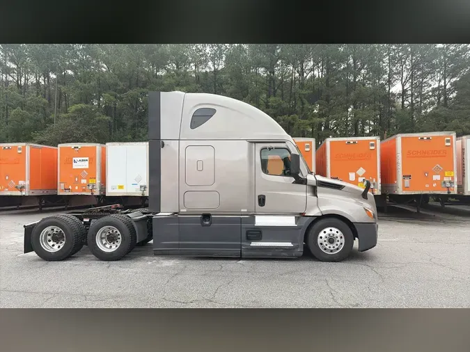 2022 Freightliner Cascadia 1262ec9e2e422332939497c22a9480eff96