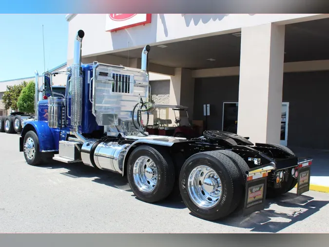 2024 Peterbilt 389