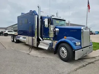 2024 Kenworth W900L