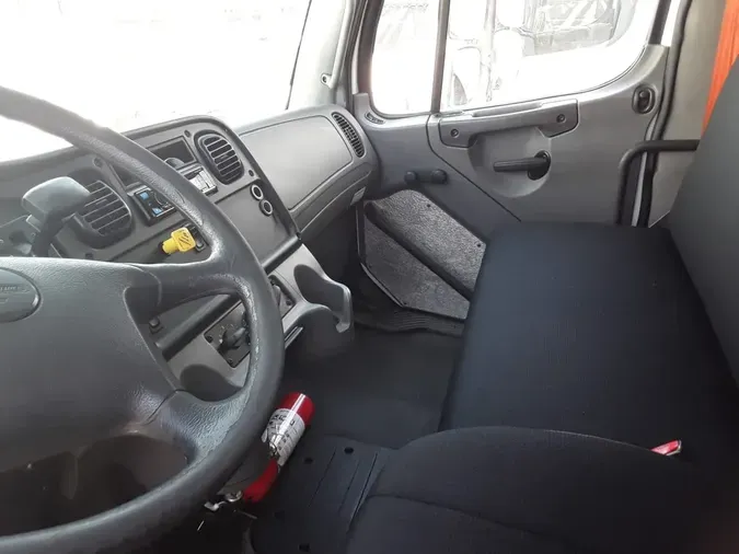 2017 FREIGHTLINER/MERCEDES M2 106