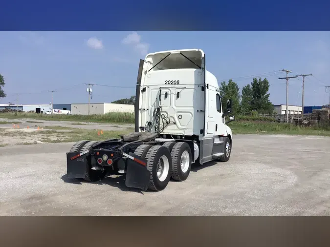 2020 Freightliner Cascadia 126