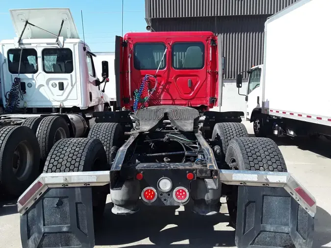 2019 FREIGHTLINER/MERCEDES CASCADIA 125