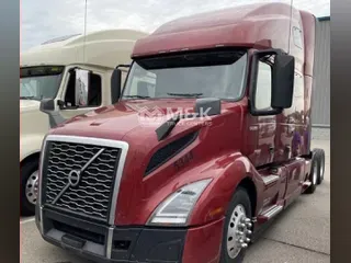 2023 VOLVO VNL64T760