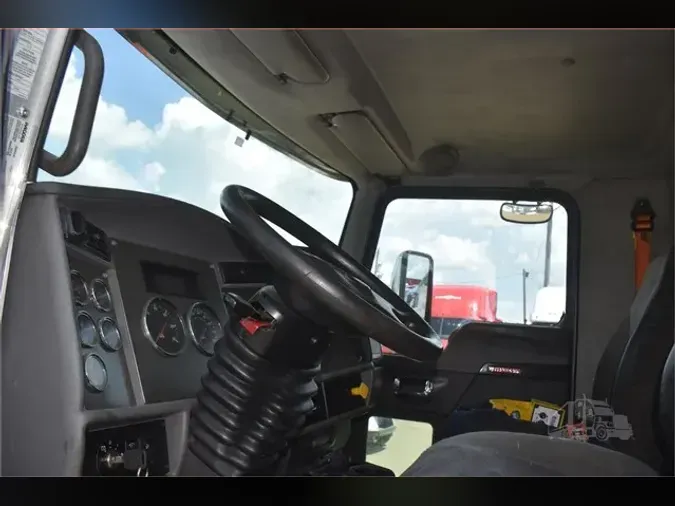 2018 KENWORTH T370