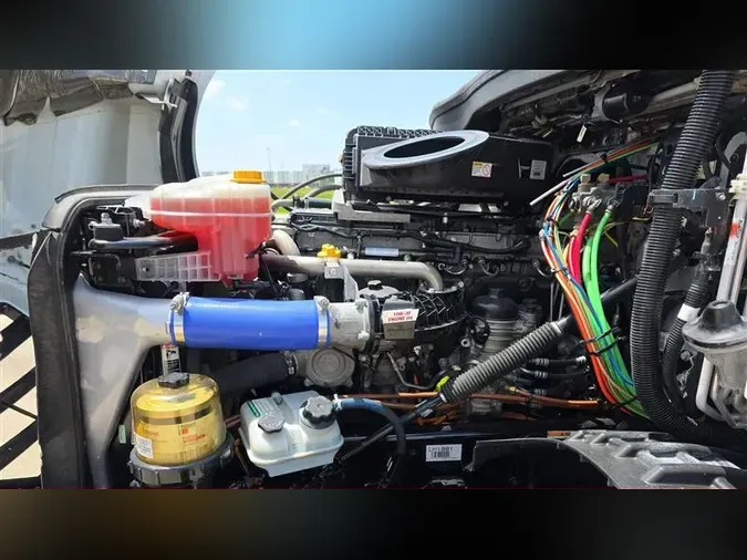 2020 FREIGHTLINER CA126