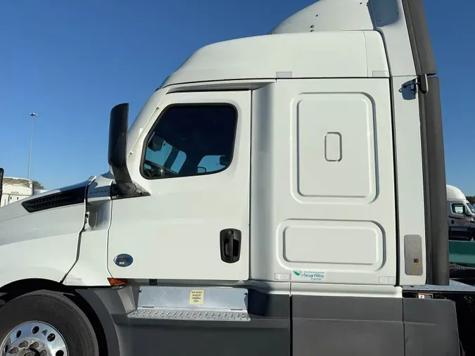 2021 Freightliner Cascadia 1262edef80074274925a24d0f51f0edd8e4