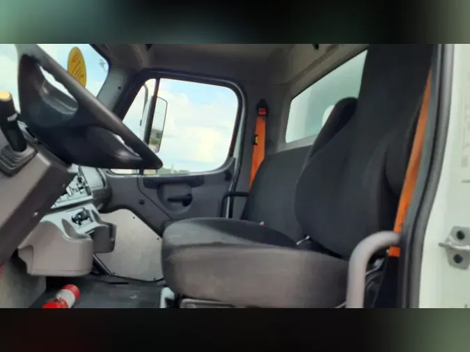 2019 FREIGHTLINER/MERCEDES M2 106