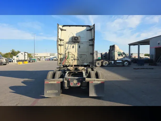2023 Freightliner Cascadia 126