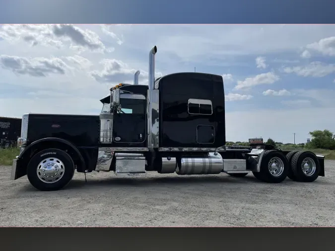 2017 Peterbilt 389