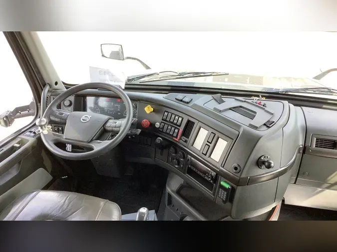 2022 Volvo VNL860