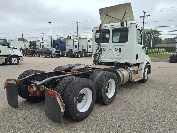 2020 FREIGHTLINER/MERCEDES NEW CASCADIA PX126642eea7e8da587f8df2d60f9a92ae10d9b