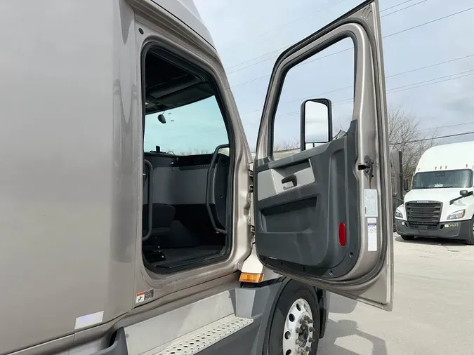 2020 Freightliner Cascadia