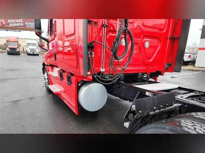 2022 FREIGHTLINER CA126