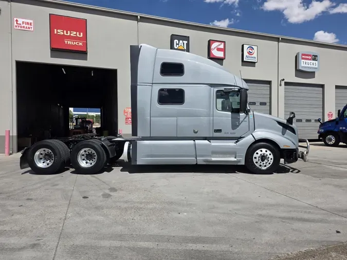 2020 Volvo VNL64T860