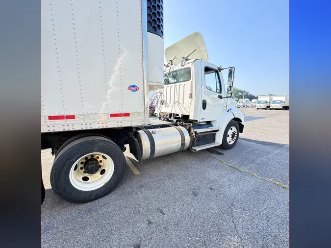 2012 FREIGHTLINER/MERCEDES M2 112