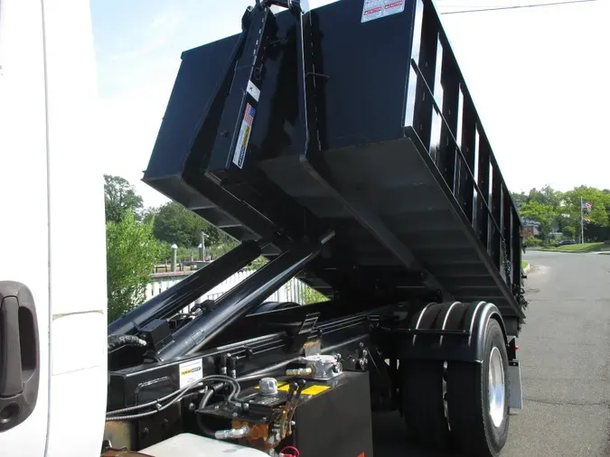 2019 INTERNATIONAL MV-607