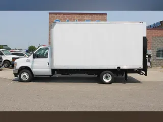 2021 FORD E450