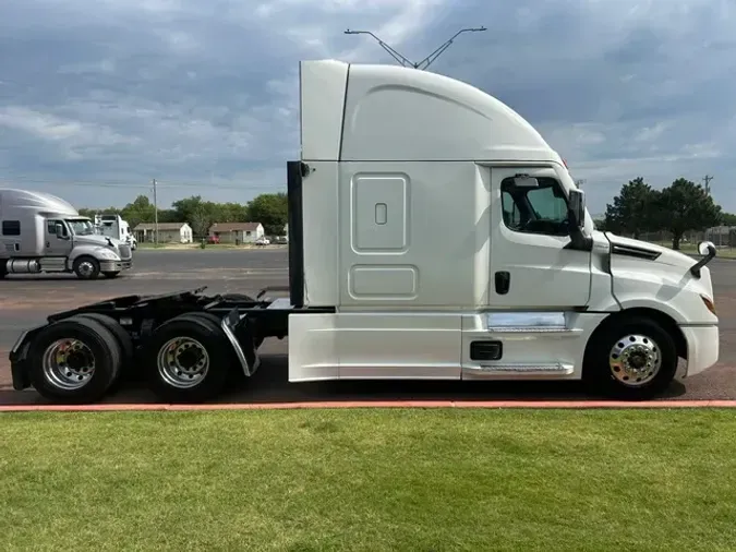 2022 FREIGHTLINER CASCADIA