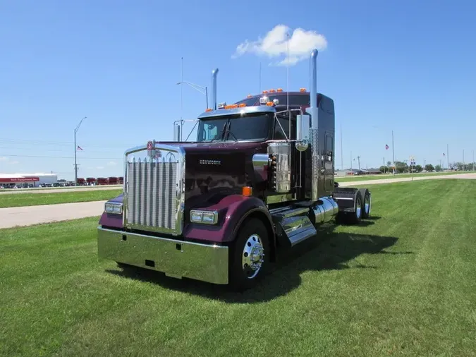 2026 Kenworth W900L