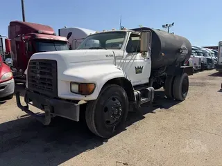 1995 FORD F800