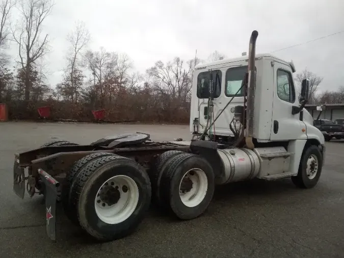 2013 Freightliner X12564ST