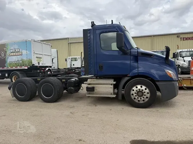 2021 FREIGHTLINER CASCADIA 116