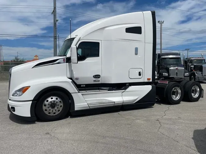 2025 Kenworth T680