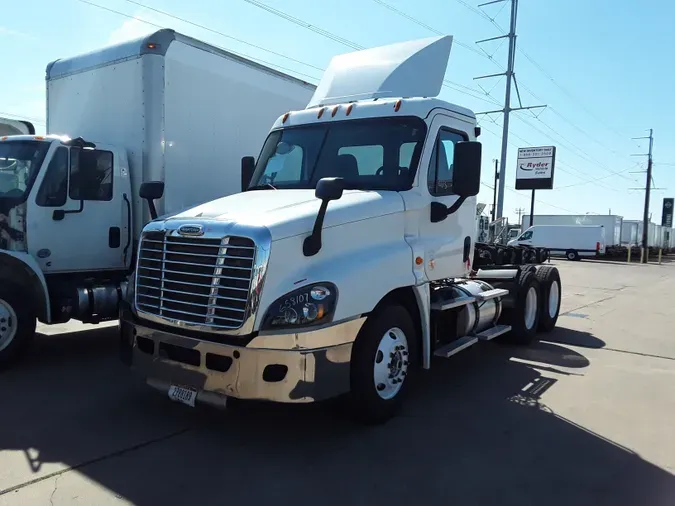 2016 FREIGHTLINER/MERCEDES CASCADIA 1252f0ac97629a8998fa10322386edd6f39