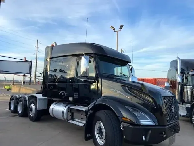 2021 Volvo VNL84T740