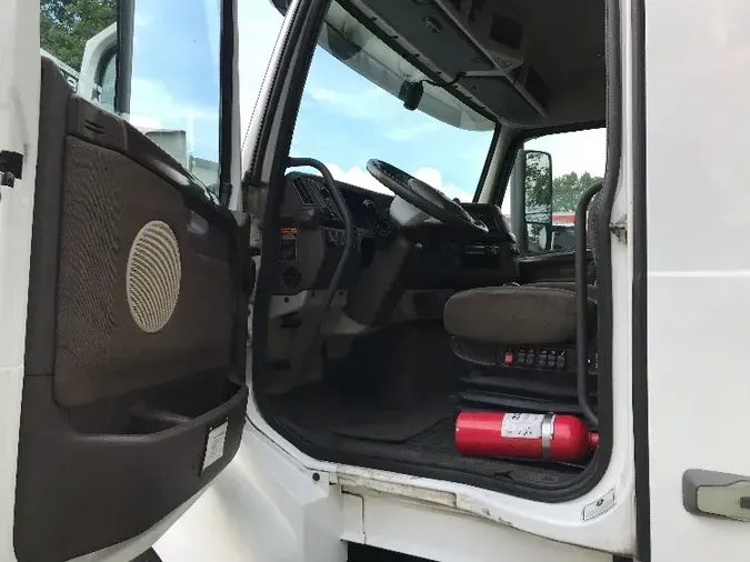 2018 Volvo VNL64300