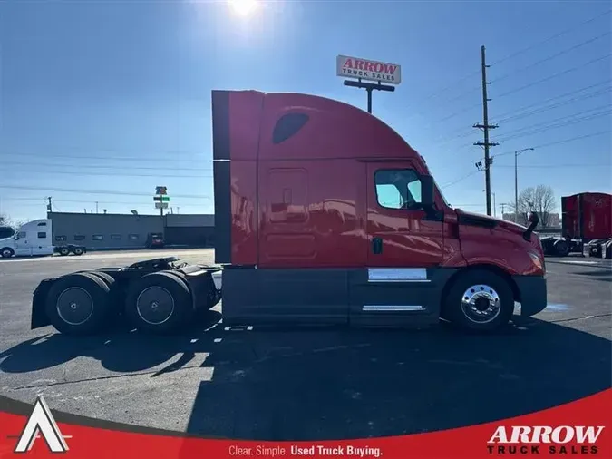 2021 FREIGHTLINER CA126